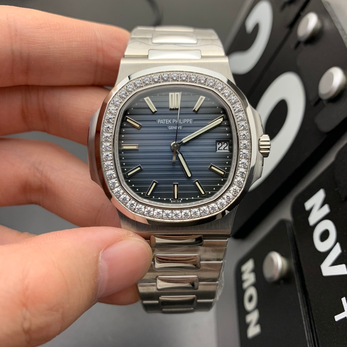 Patek Philippe Nautilus Ref. 5713/1G